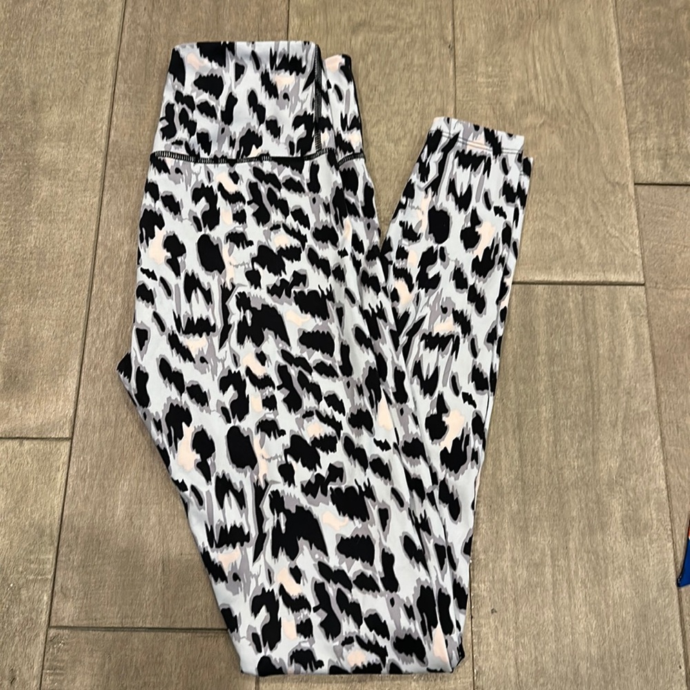 Varley leopard print leggings
